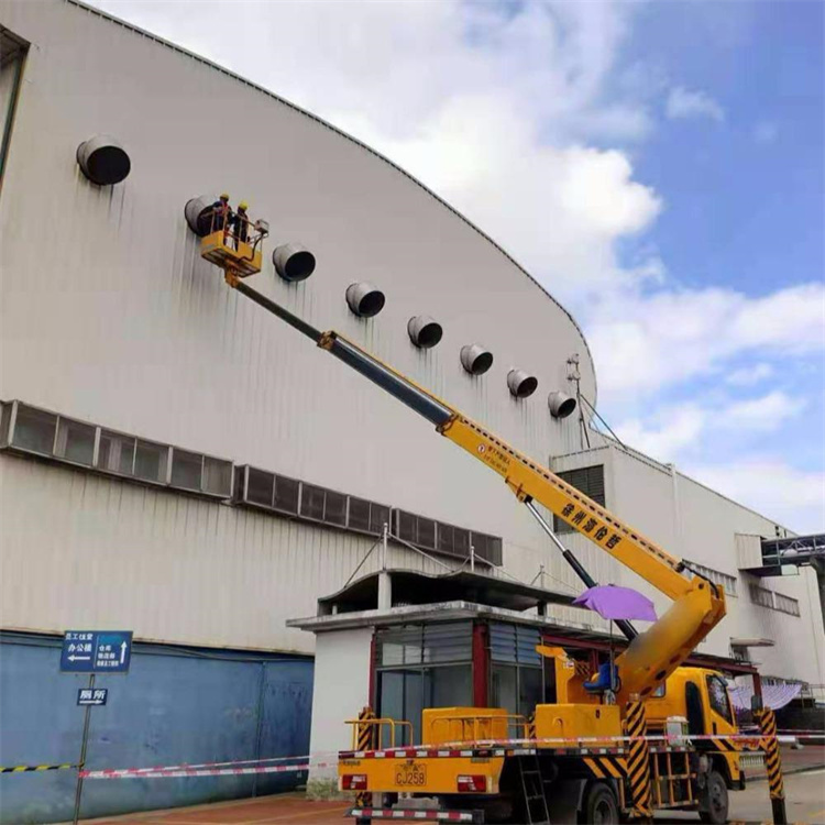 九所镇高空作业车出租服务：专业广告牌安装解决方案